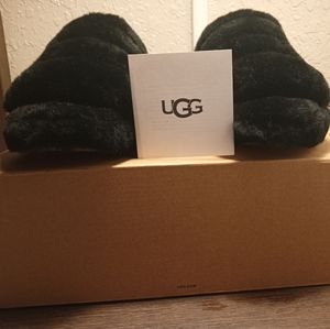 Black UGG furry yeah slides